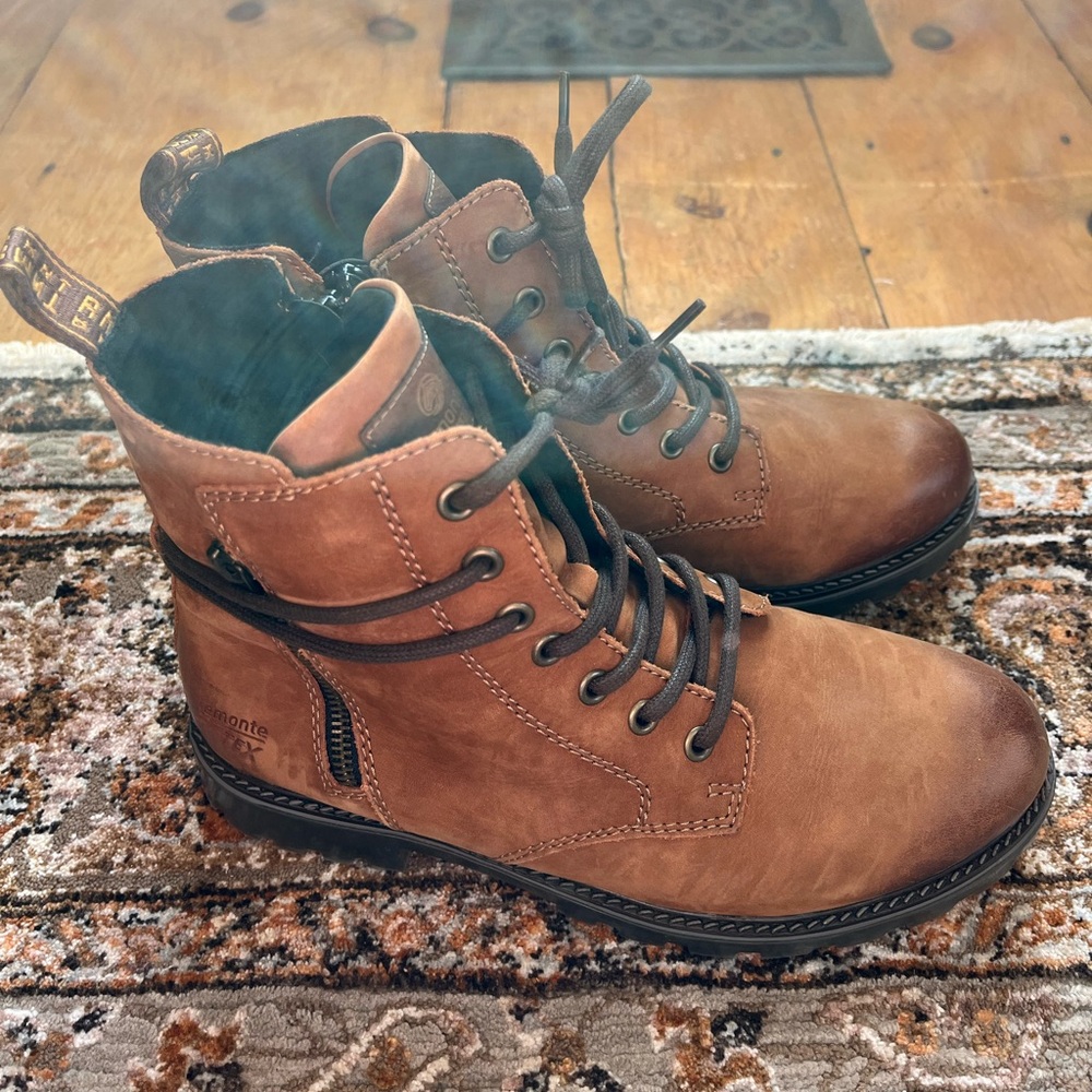 Women’s remote side zip or lace up boots